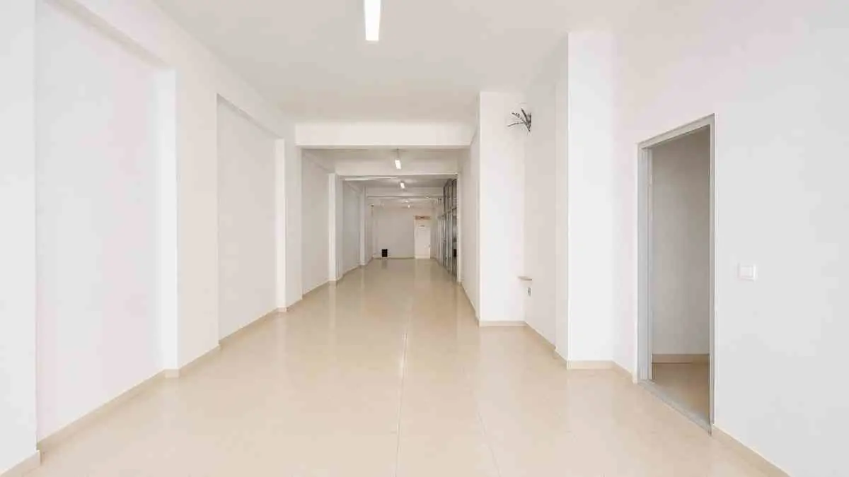 KARABAĞLAR İŞLEK CADDE ÜZERİ GENİŞ KULLANIM ALANLI SATILIK TİCARİ 2